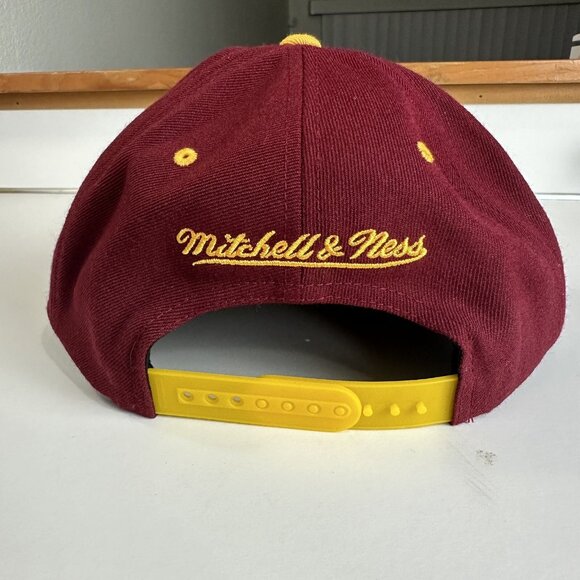 Cleveland Cavaliers NBA Cap Mitchell & Ness Snapback Flat Rainbow Stitched Bill - Picture 3 of 9